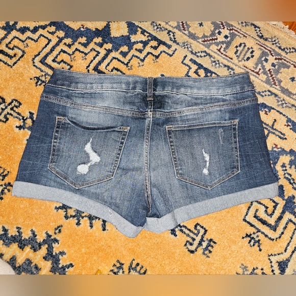 Express Cuffed Denim Shorts - Picture 2 of 4